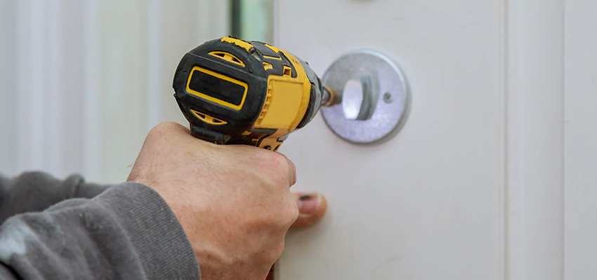 Street Locksmith For Smart Lock Repair in Woodside, CA